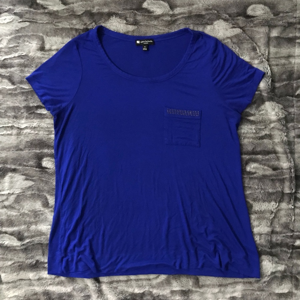 Blue XL t-shirt with pocket detail